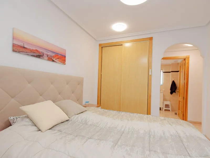 APARTAMENTO DE 2 DORMITORIOS 2 BAÑOS CON TERRAZA EN PLAYA FLAMENCA URB. LAGUNA GOLF