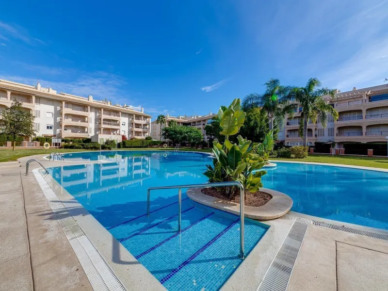 APARTAMENTO DE 2 DORMITORIOS 2 BAÑOS CON TERRAZA EN PLAYA FLAMENCA URB. LAGUNA GOLF