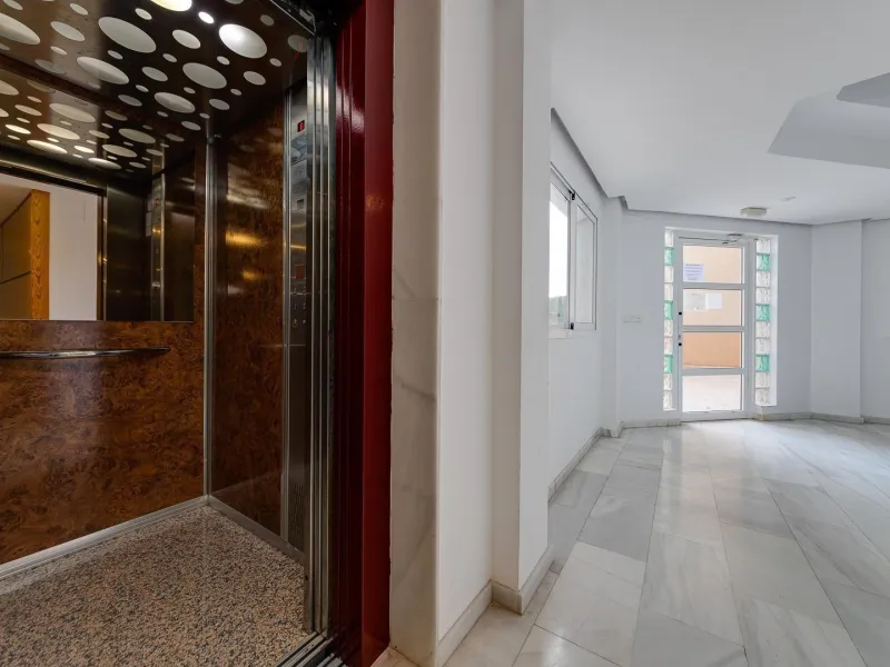 APARTAMENTO DE 2 DORMITORIOS 2 BAÑOS CON TERRAZA EN PLAYA FLAMENCA URB. LAGUNA GOLF