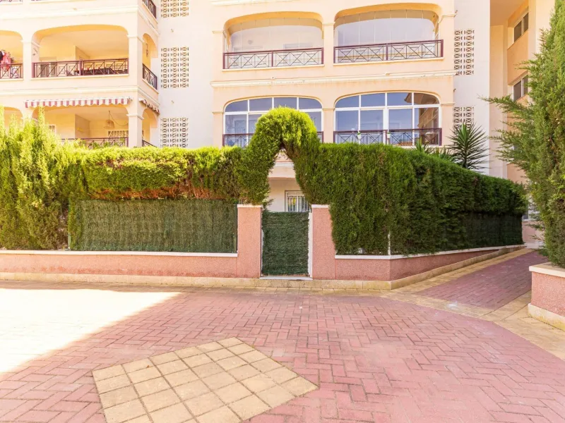APARTAMENTO DE 2 DORMITORIOS 2 BAÑOS CON TERRAZA EN PLAYA FLAMENCA URB. LAGUNA GOLF