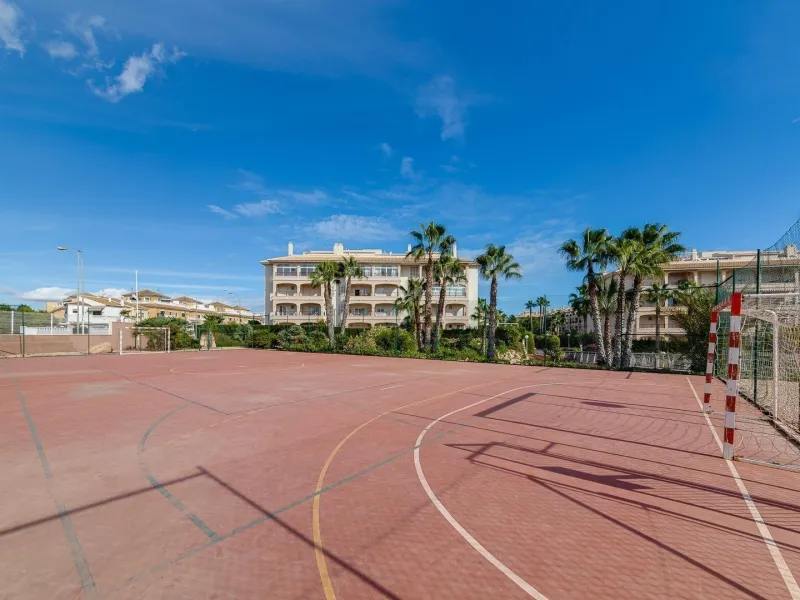 APARTAMENTO DE 2 DORMITORIOS 2 BAÑOS CON TERRAZA EN PLAYA FLAMENCA URB. LAGUNA GOLF