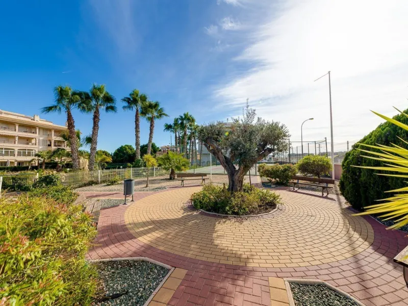 APARTAMENTO DE 2 DORMITORIOS 2 BAÑOS CON TERRAZA EN PLAYA FLAMENCA URB. LAGUNA GOLF