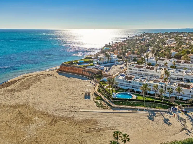 APARTAMENTO DE 2 DORMITORIOS 2 BAÑOS CON TERRAZA EN PLAYA FLAMENCA URB. LAGUNA GOLF