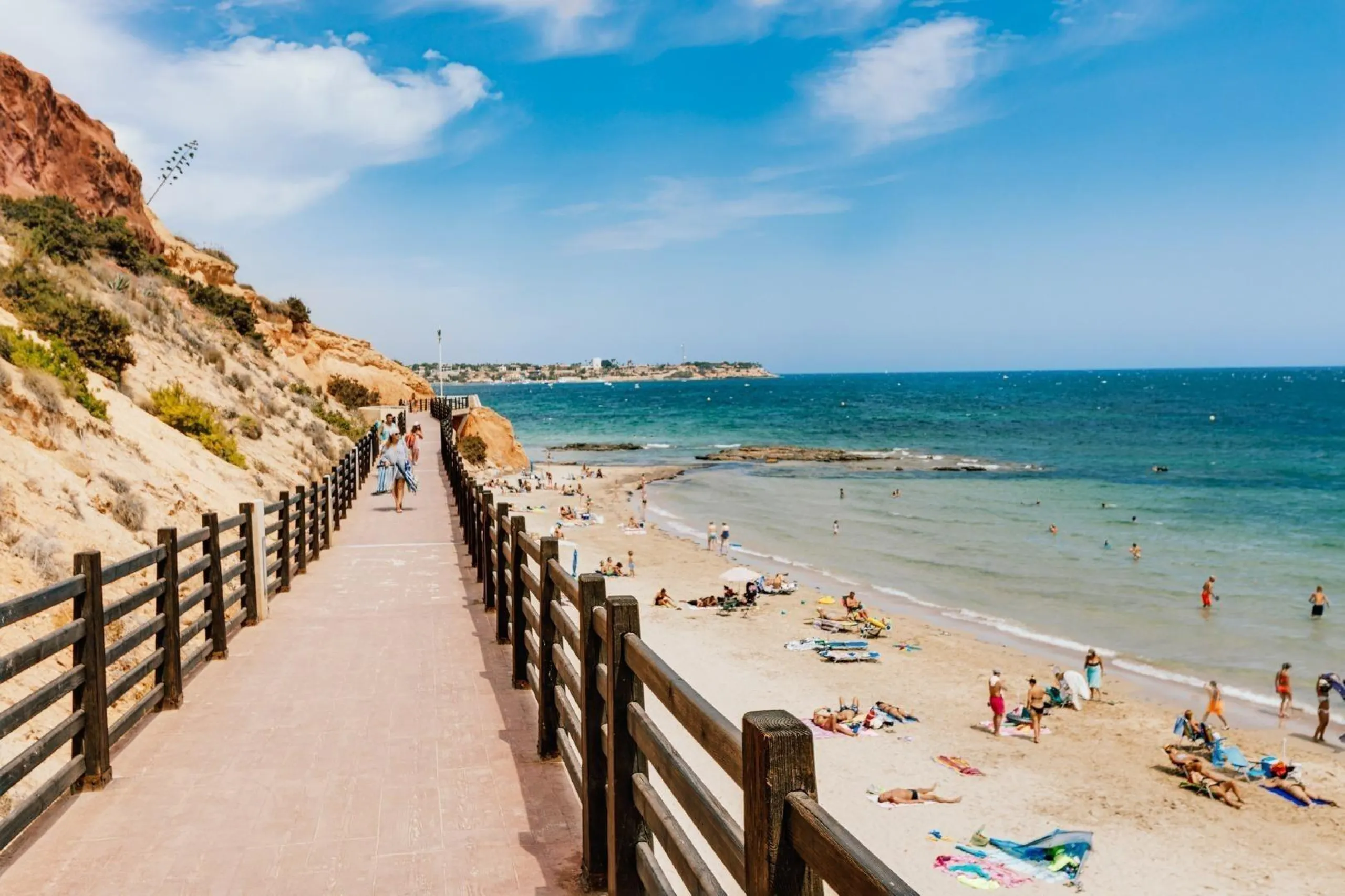APARTAMENTO DE 2 DORMITORIOS 2 BAÑOS CON TERRAZA EN PLAYA FLAMENCA URB. LAGUNA GOLF