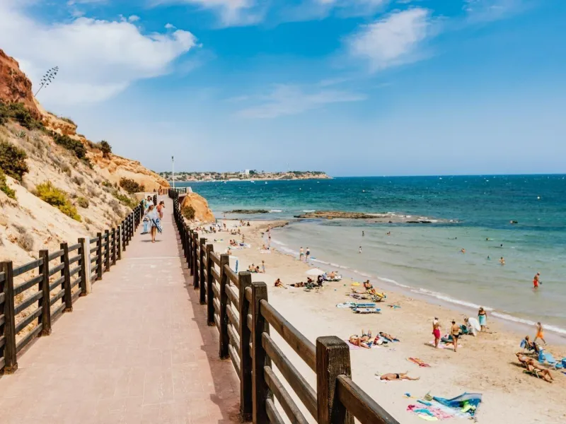 APARTAMENTO DE 2 DORMITORIOS 2 BAÑOS CON TERRAZA EN PLAYA FLAMENCA URB. LAGUNA GOLF