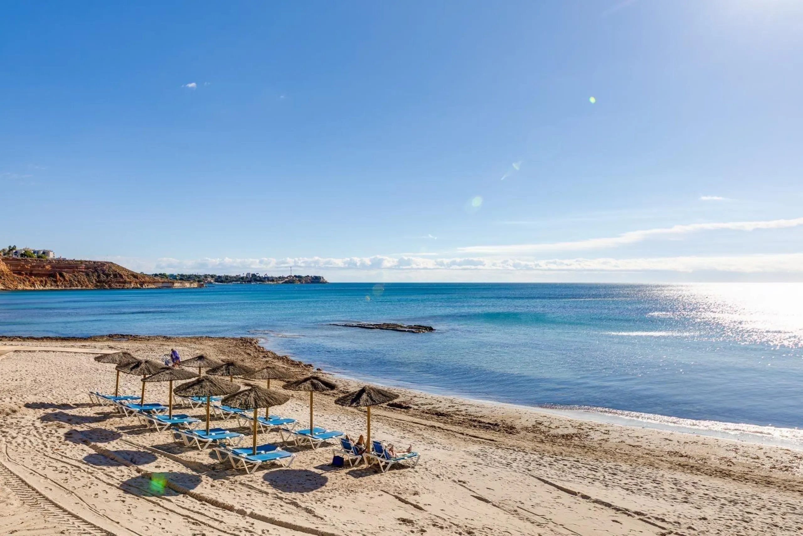 APARTAMENTO DE 2 DORMITORIOS 2 BAÑOS CON TERRAZA EN PLAYA FLAMENCA URB. LAGUNA GOLF