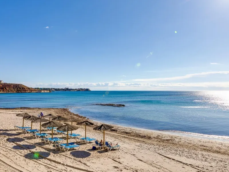 APARTAMENTO DE 2 DORMITORIOS 2 BAÑOS CON TERRAZA EN PLAYA FLAMENCA URB. LAGUNA GOLF