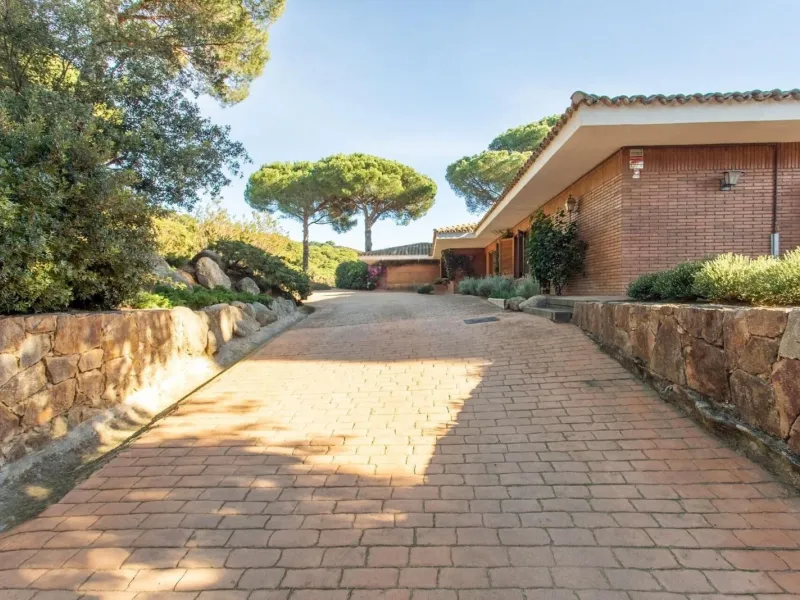 Single-Storey Mediterranean Villa with Sea Views in Sant Andreu de Llavaneres, Barcelona
