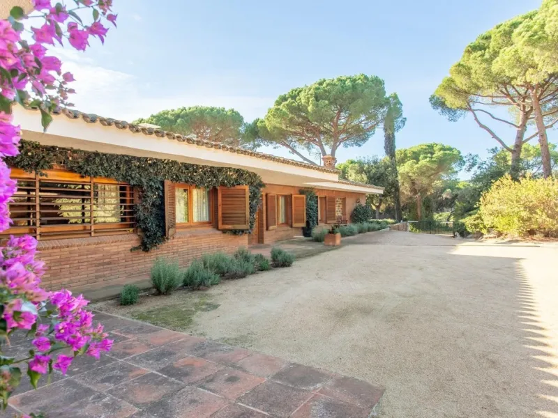 Single-Storey Mediterranean Villa with Sea Views in Sant Andreu de Llavaneres, Barcelona