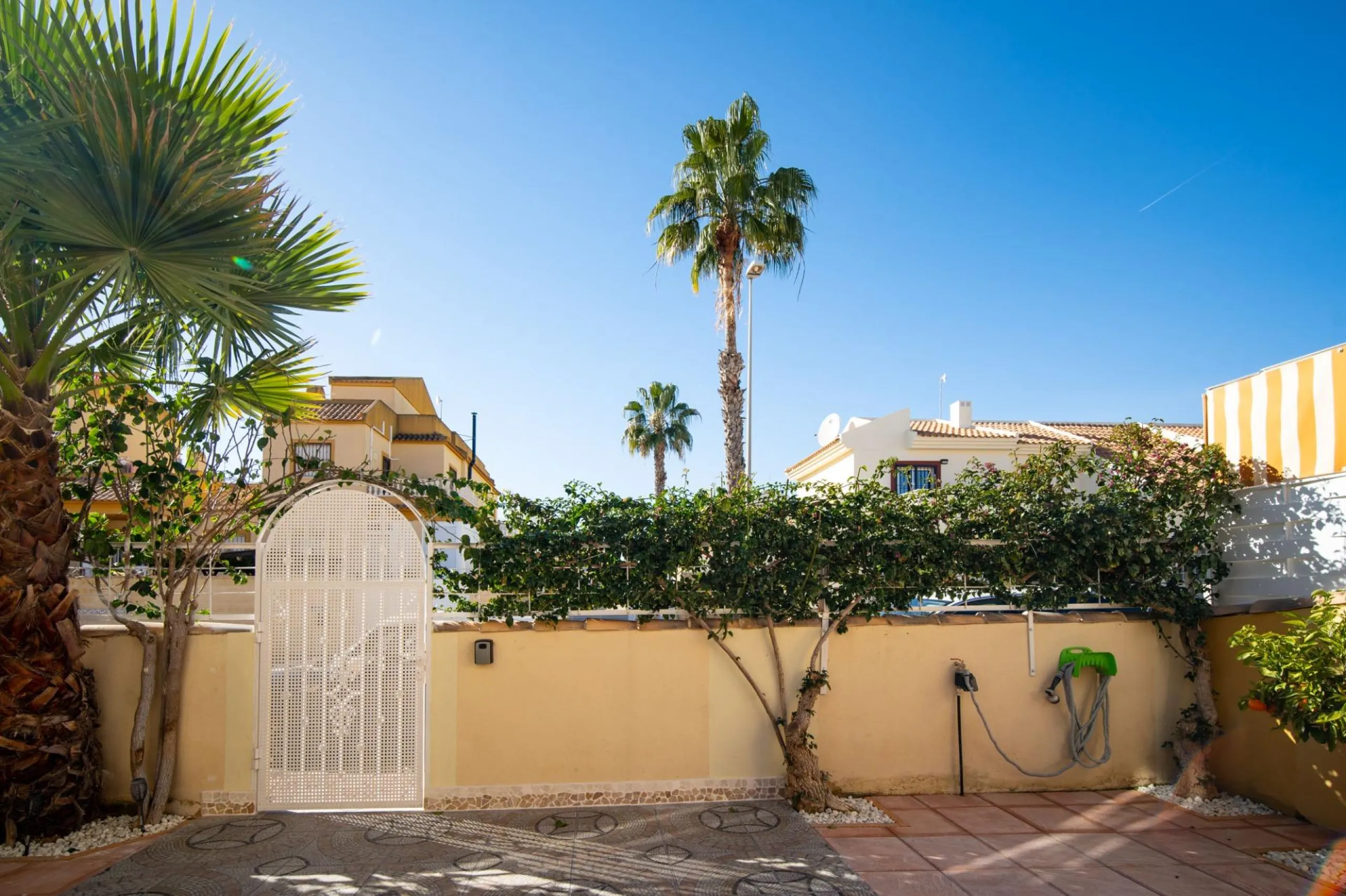 Attractive Semi-Detached House in Rojales, Lo Marabú Area - Ideal for Moving In