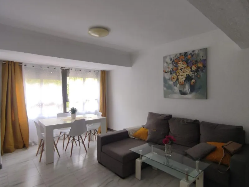 Piso amplio con un patio propio en Benalua