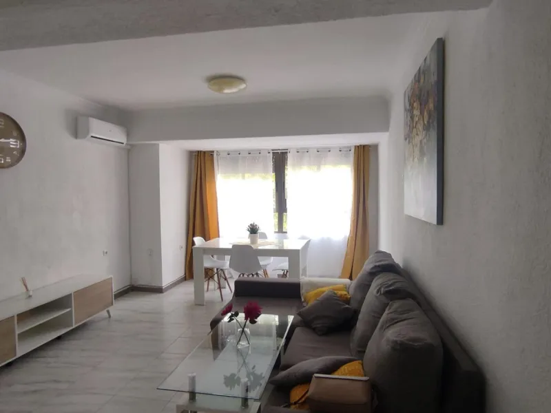 Piso amplio con un patio propio en Benalua