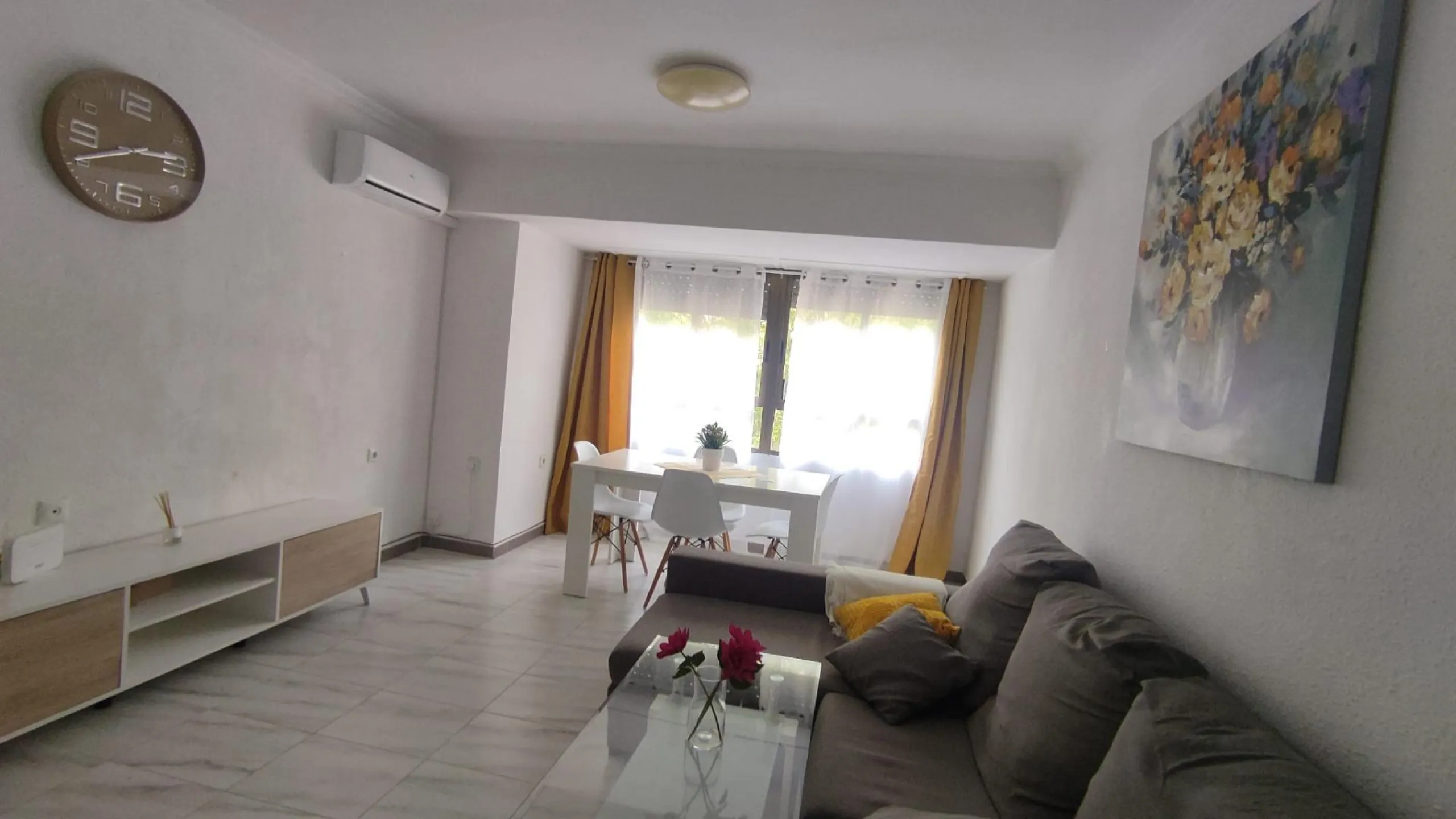 Piso amplio con un patio propio en Benalua