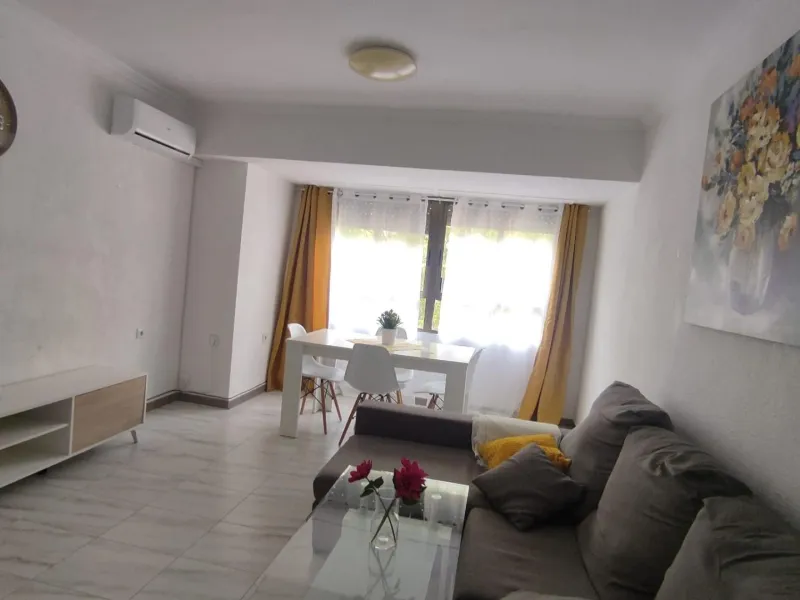 Piso amplio con un patio propio en Benalua