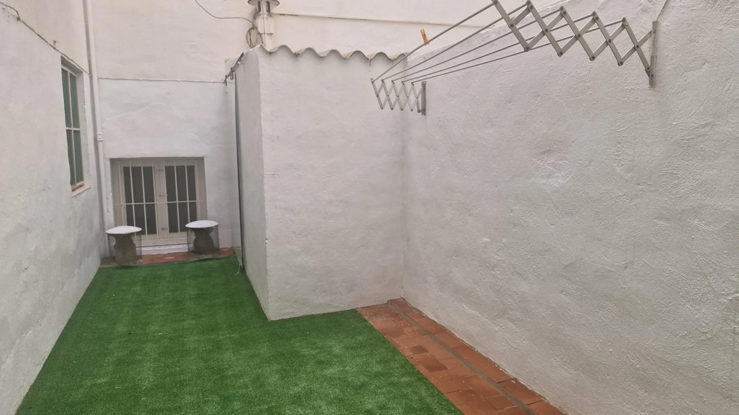Piso amplio con un patio propio en Benalua