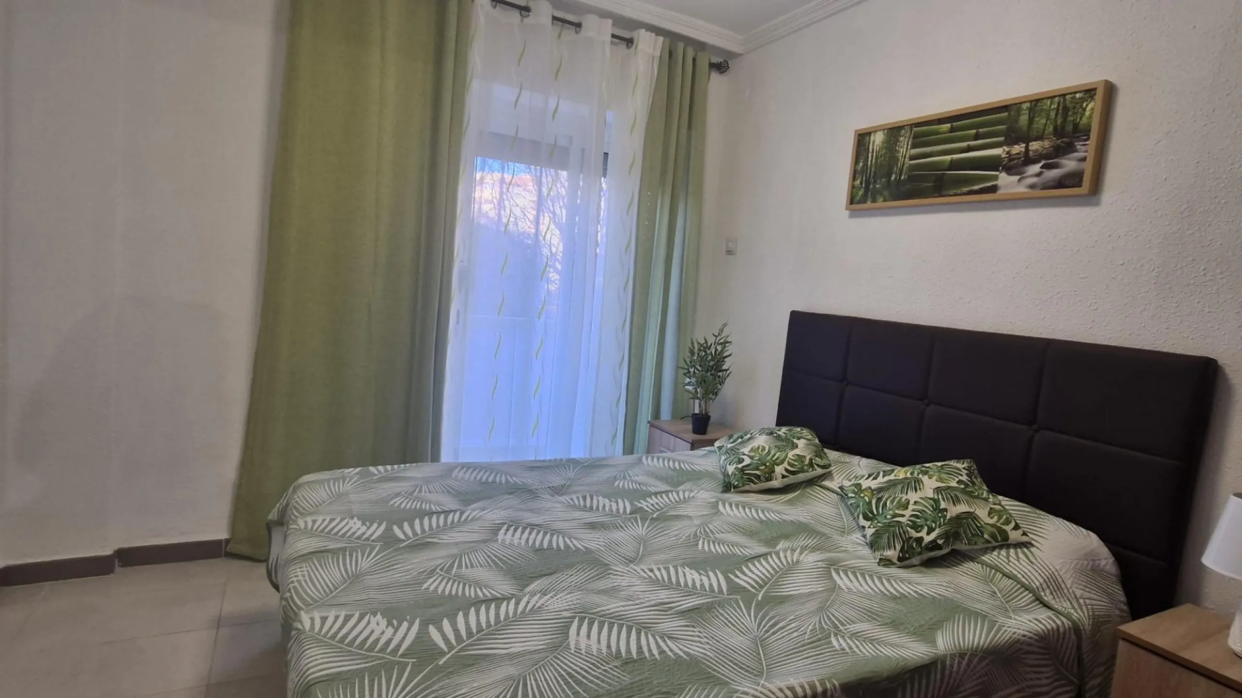 Piso amplio con un patio propio en Benalua
