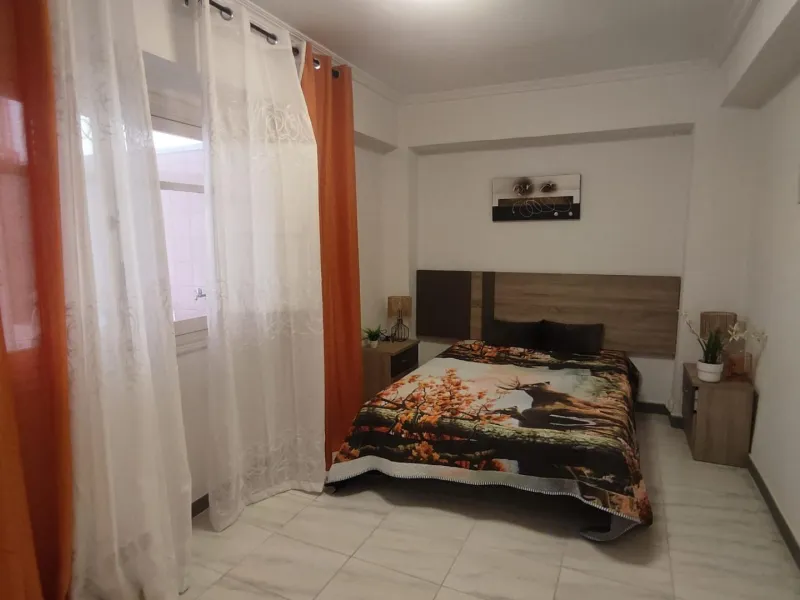 Piso amplio con un patio propio en Benalua