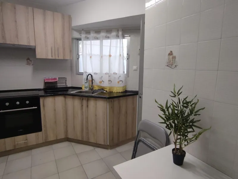 Piso amplio con un patio propio en Benalua