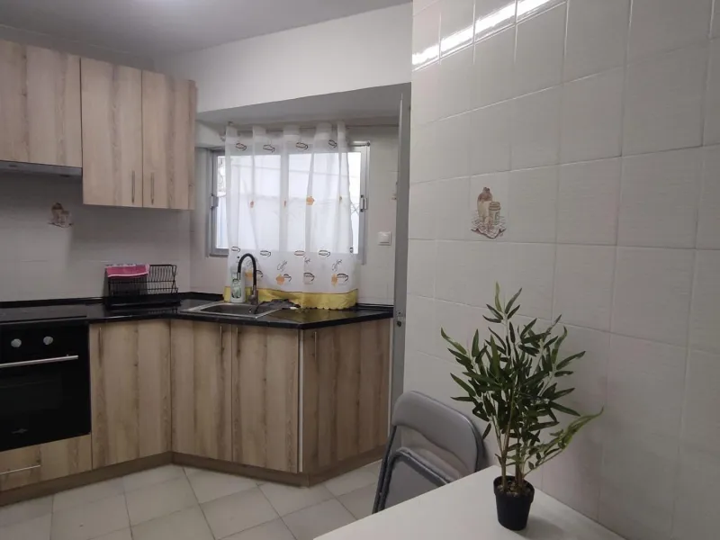 Piso amplio con un patio propio en Benalua
