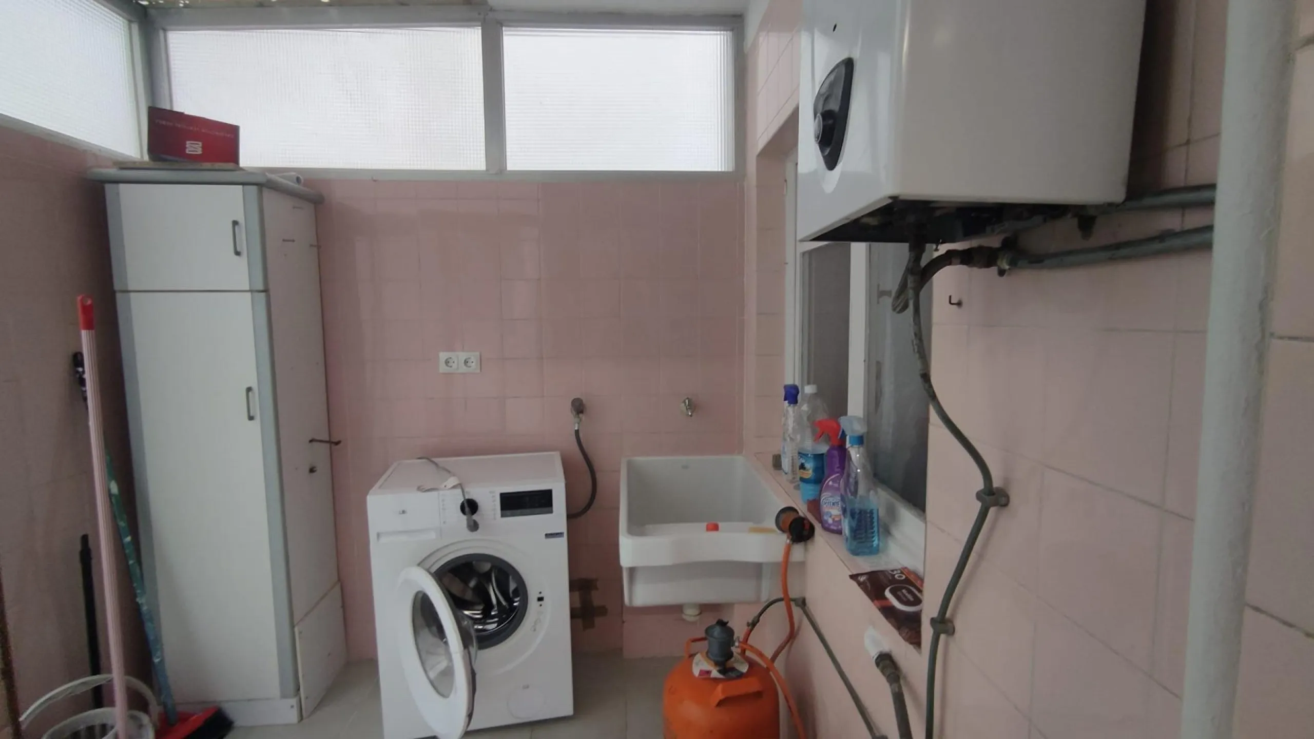 Piso amplio con un patio propio en Benalua