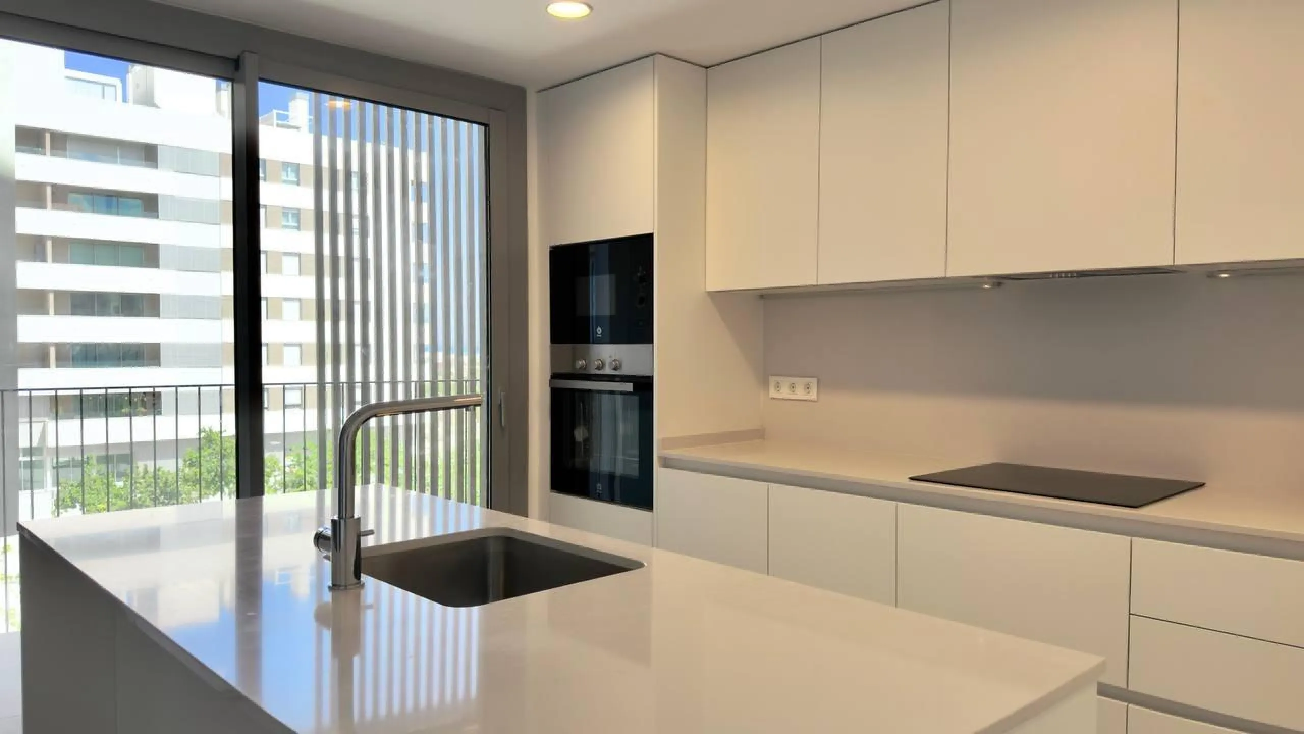 Spectacular New Apartment in the Golden Mile of Alicante
