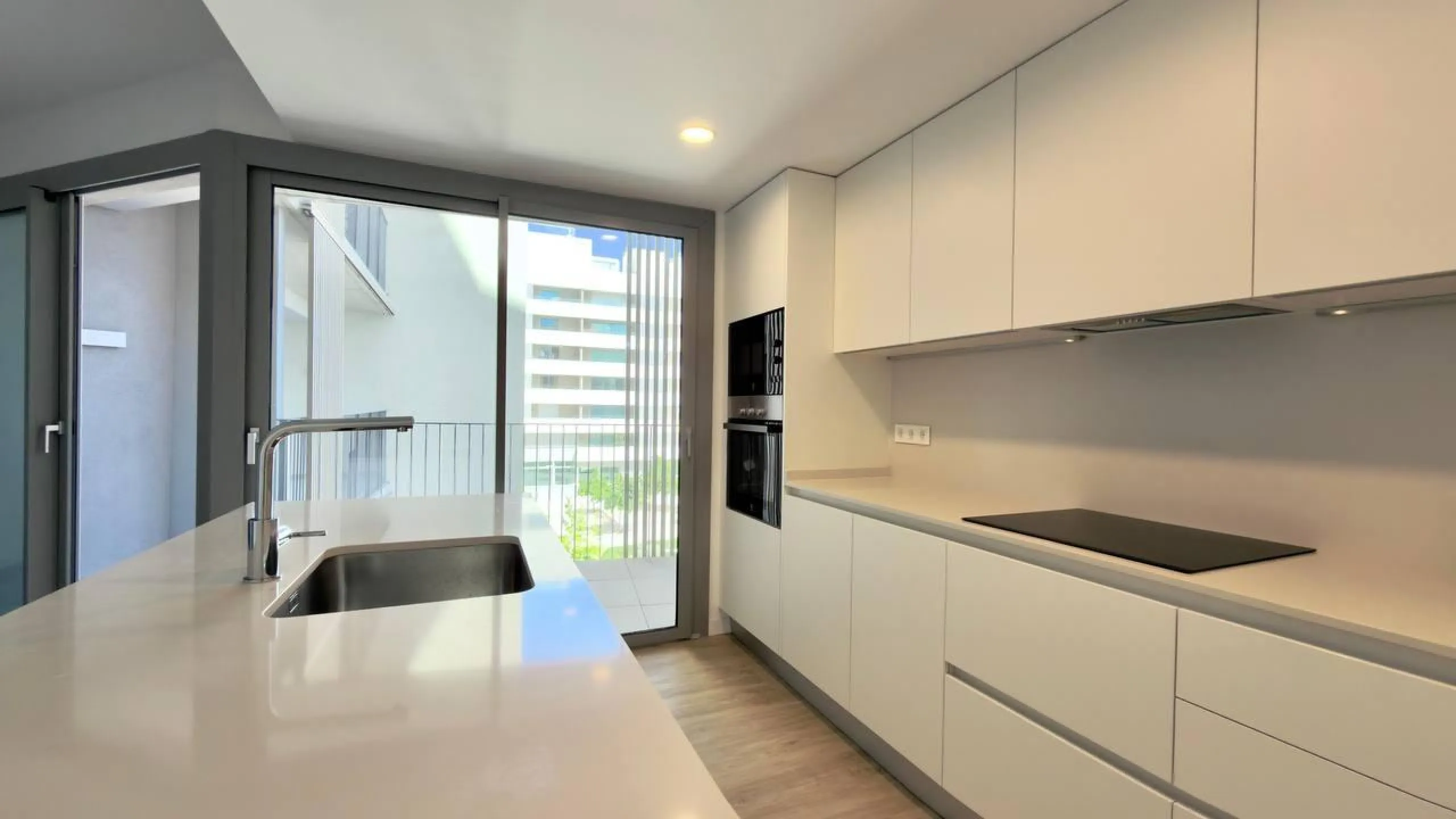 Spectacular New Apartment in the Golden Mile of Alicante