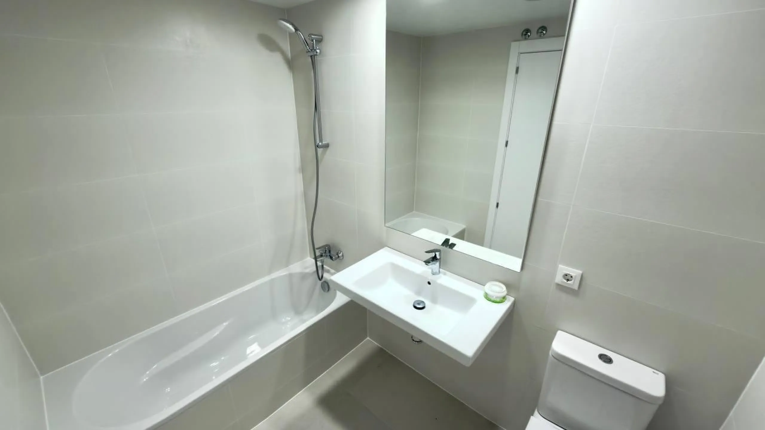 Spectacular New Apartment in the Golden Mile of Alicante
