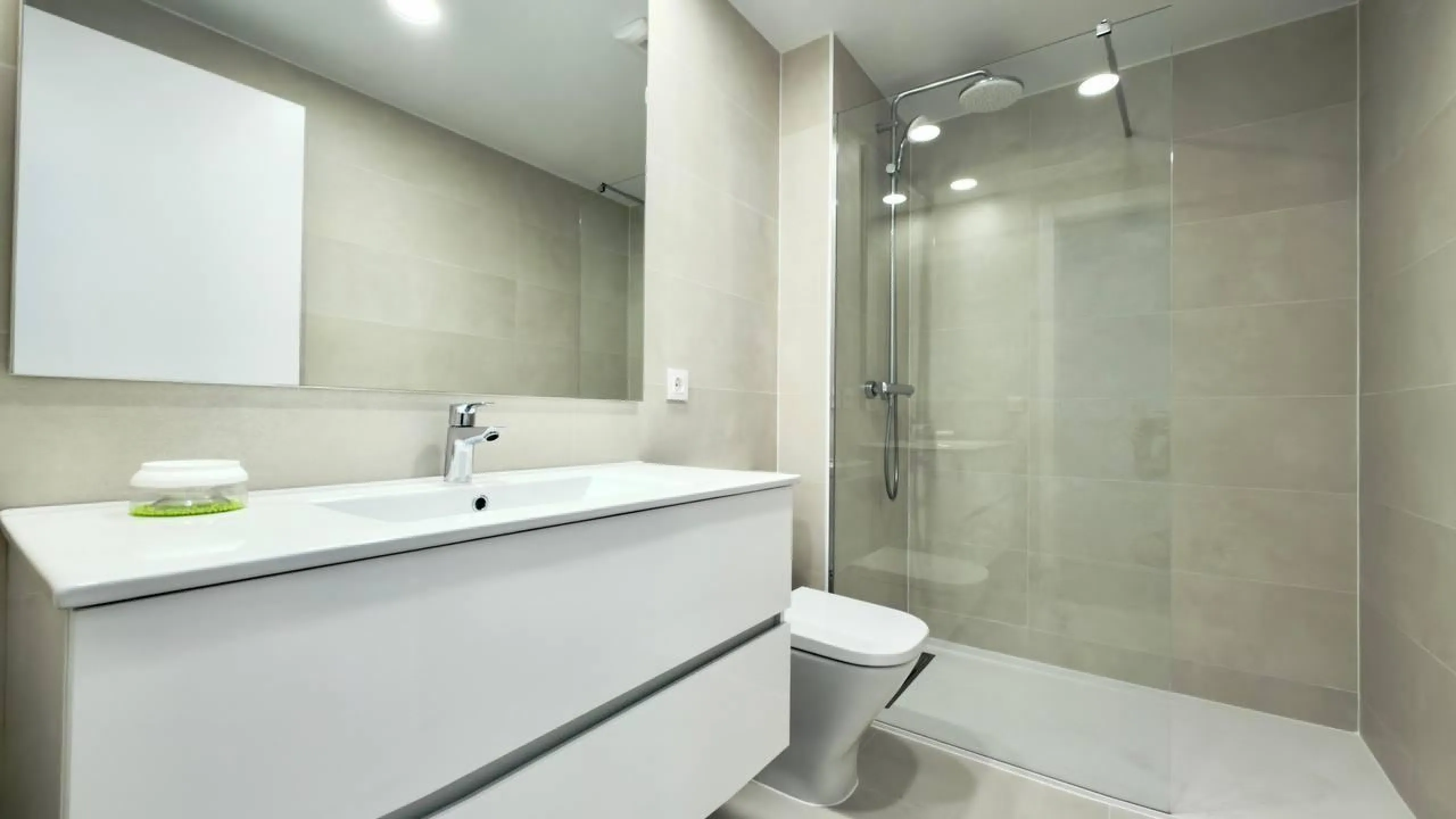 Spectacular New Apartment in the Golden Mile of Alicante