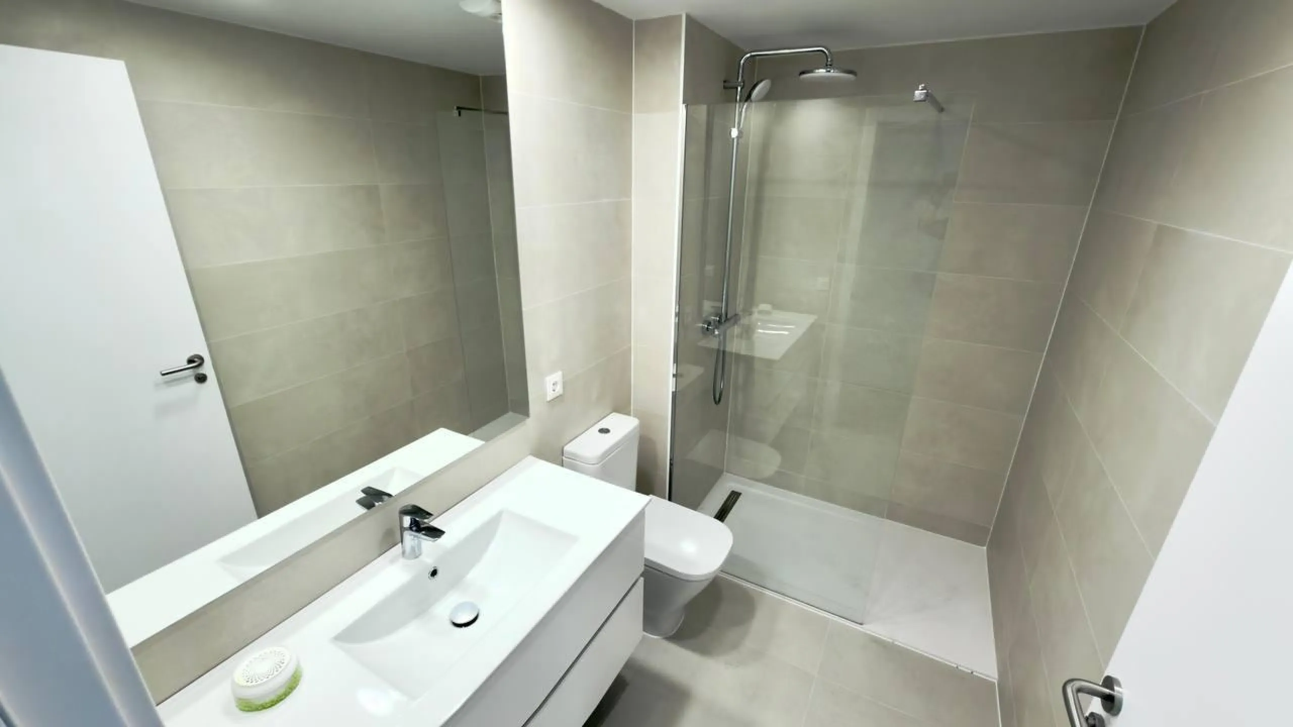 Spectacular New Apartment in the Golden Mile of Alicante