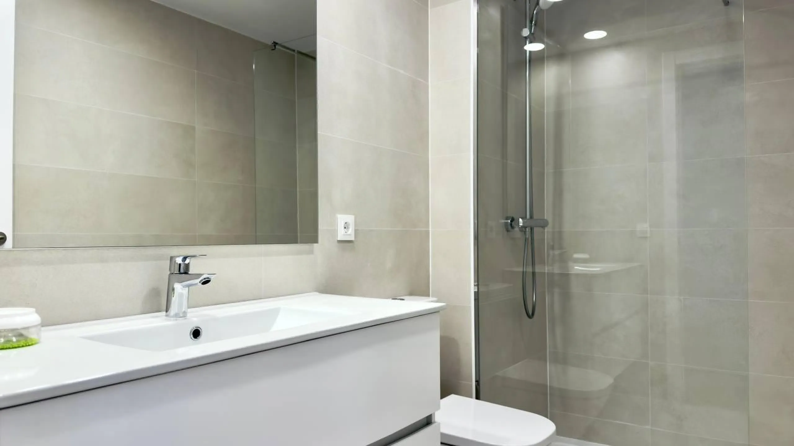 Spectacular New Apartment in the Golden Mile of Alicante