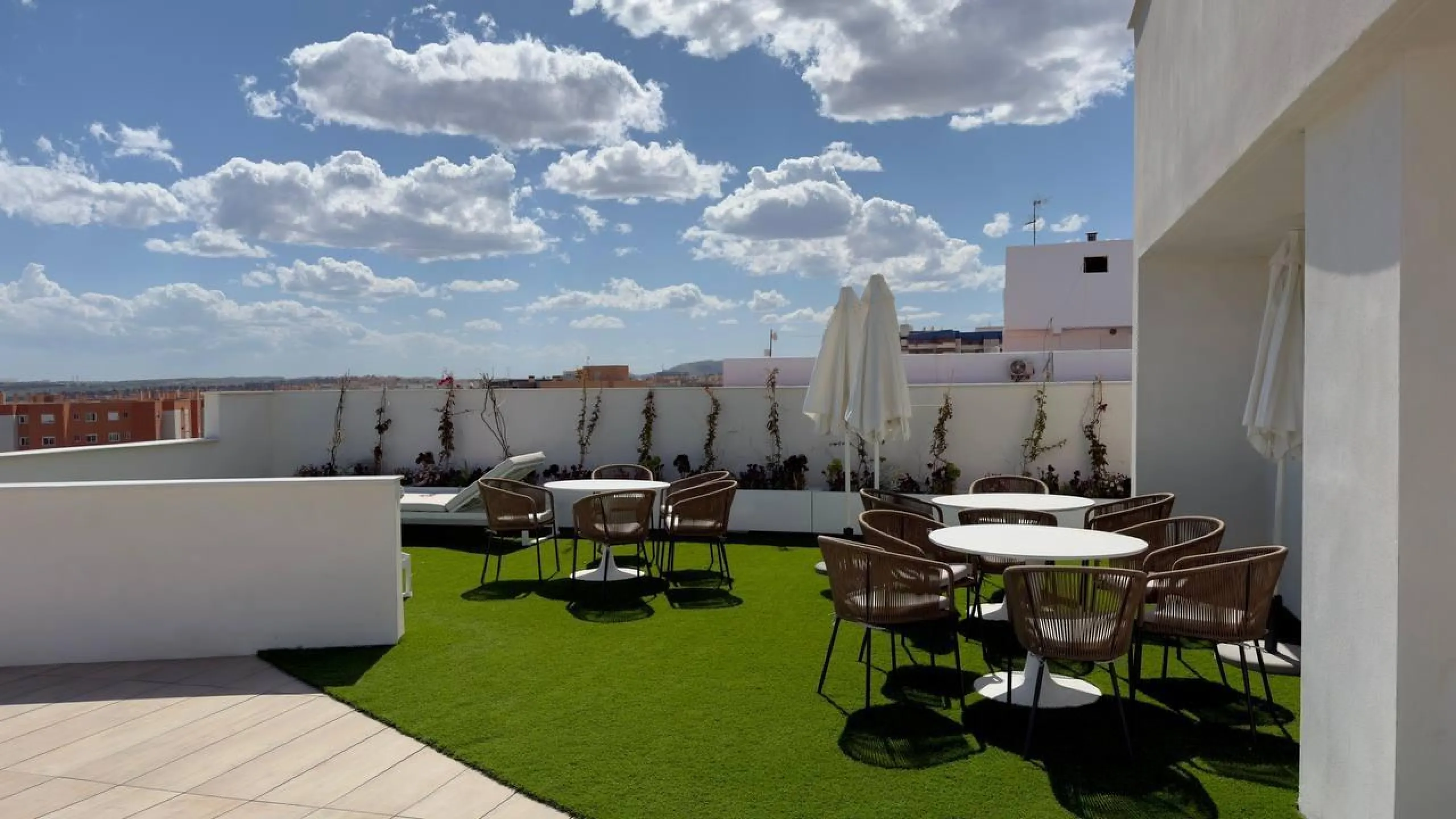 Spectacular New Apartment in the Golden Mile of Alicante