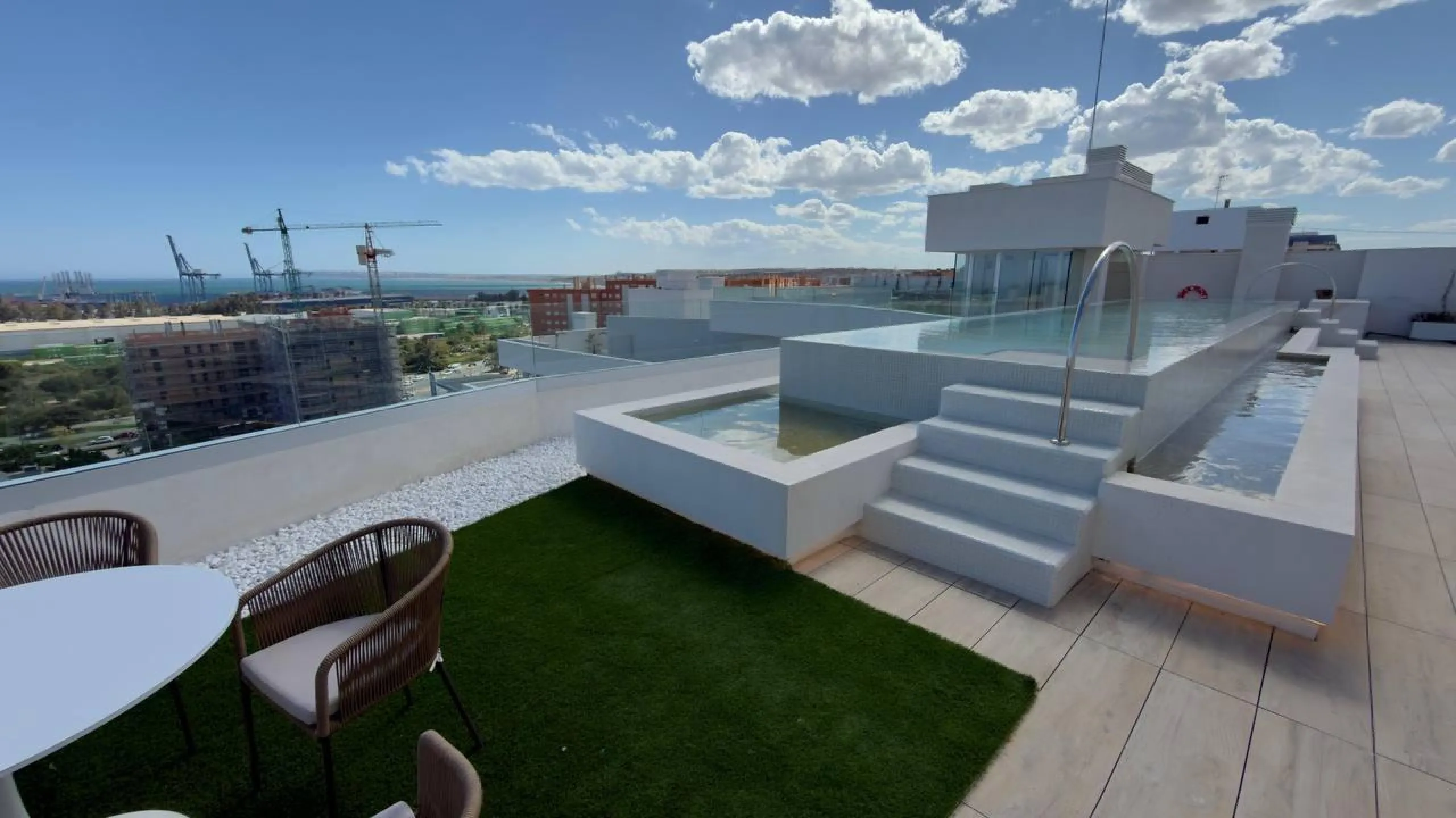 Spectacular New Apartment in the Golden Mile of Alicante