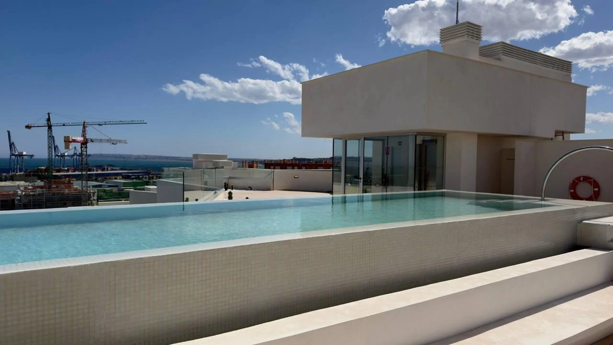 Spectacular New Apartment in the Golden Mile of Alicante