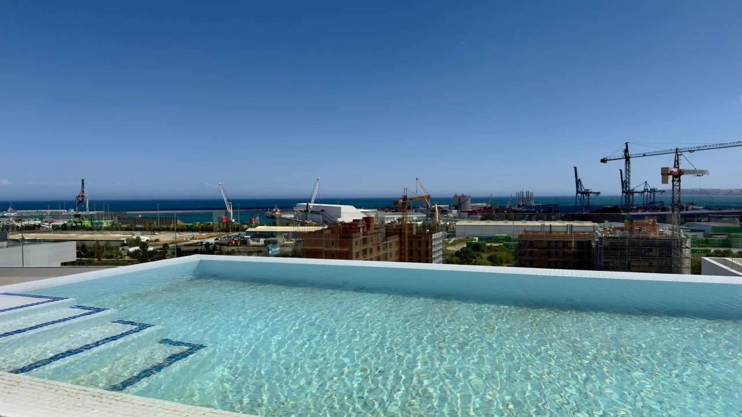 Spectacular New Apartment in the Golden Mile of Alicante