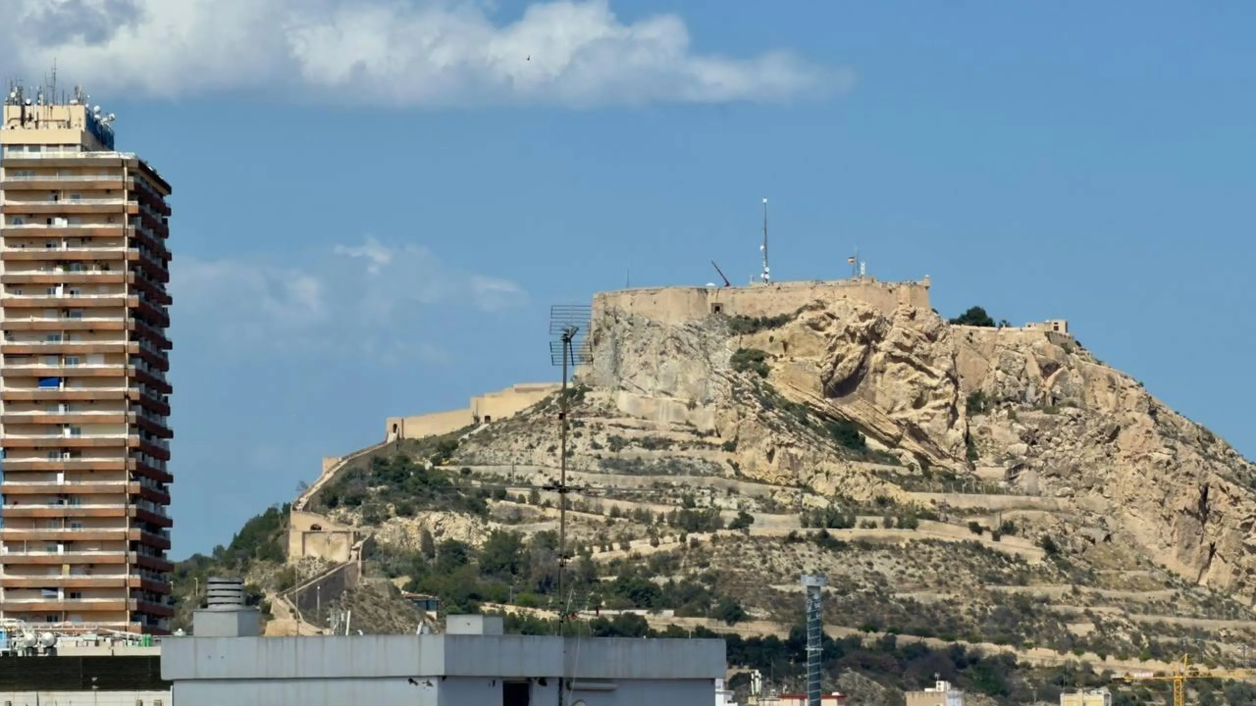 Spectacular New Apartment in the Golden Mile of Alicante