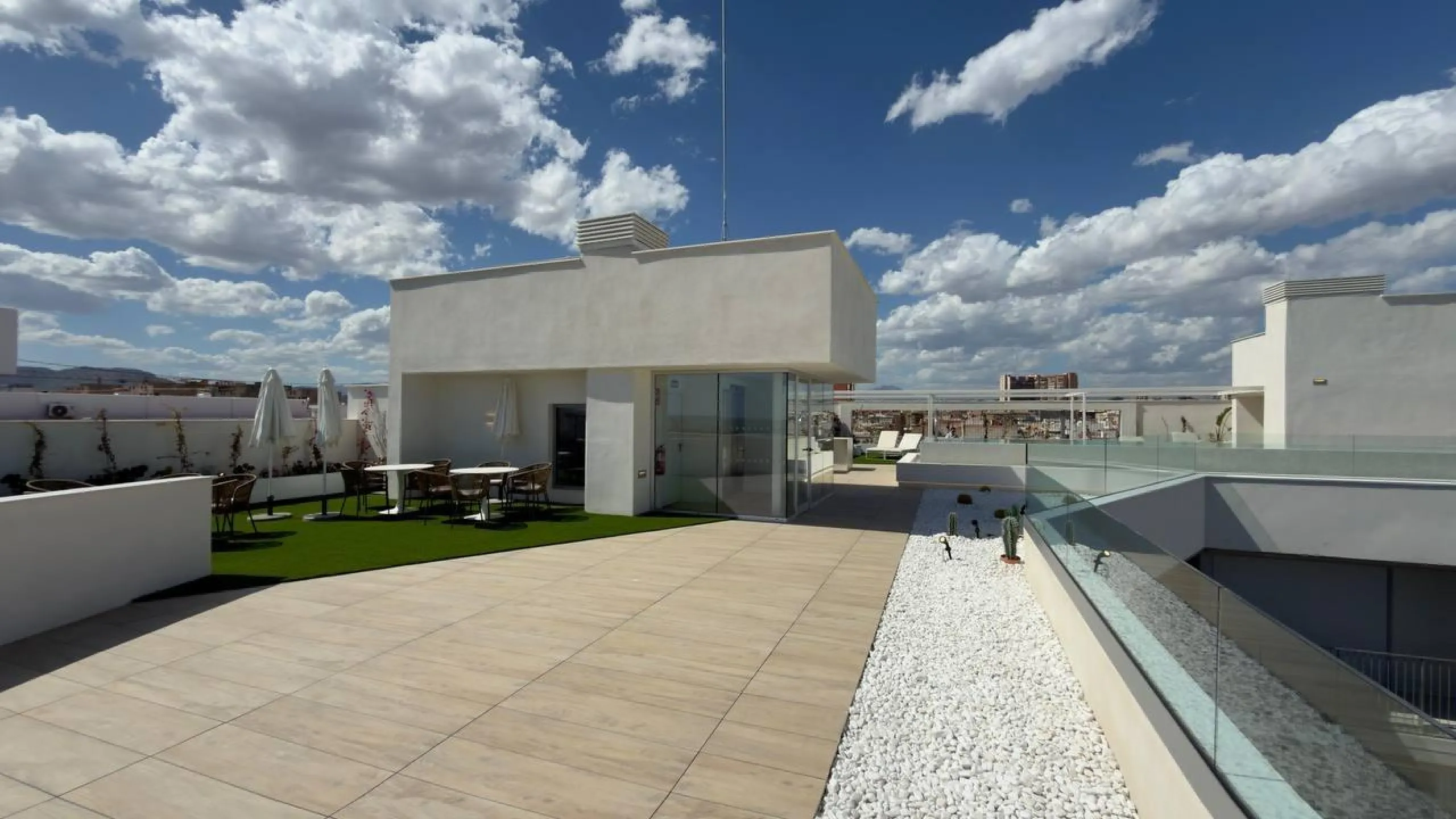 Spectacular New Apartment in the Golden Mile of Alicante