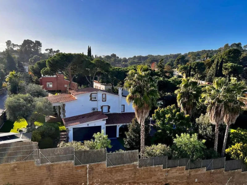 Neubau-Penthouse mit privater Terrasse in Bellaterra, Barcelona
