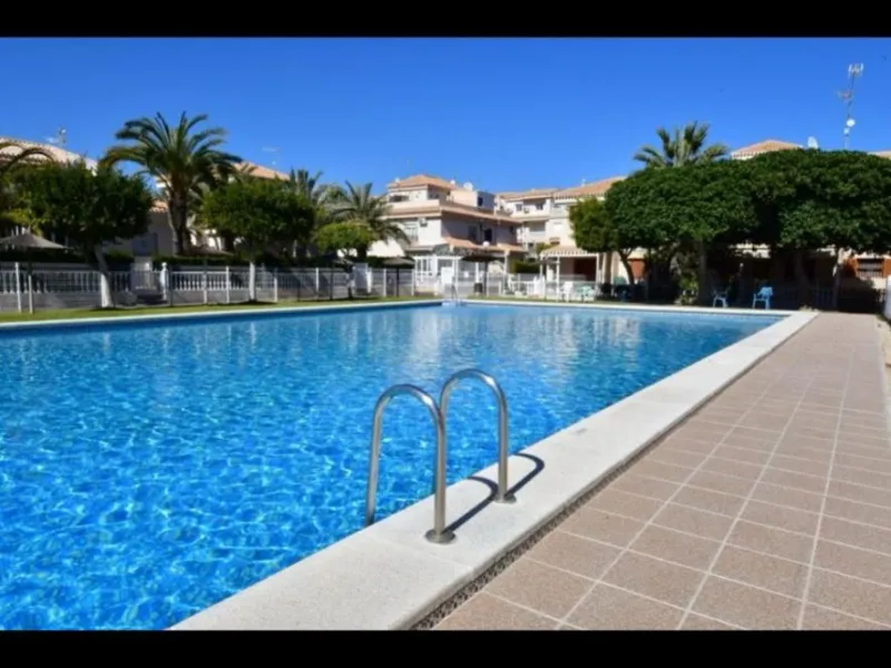 Bungalow planta baja en Playa Flamenca