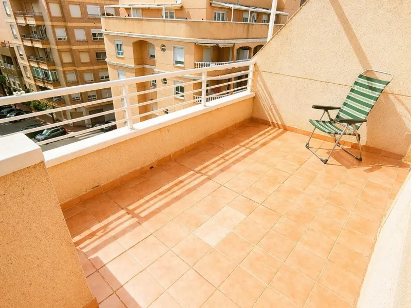 ATICO DE 2 HBAITACIONES CON AMPLIA TERRAZA