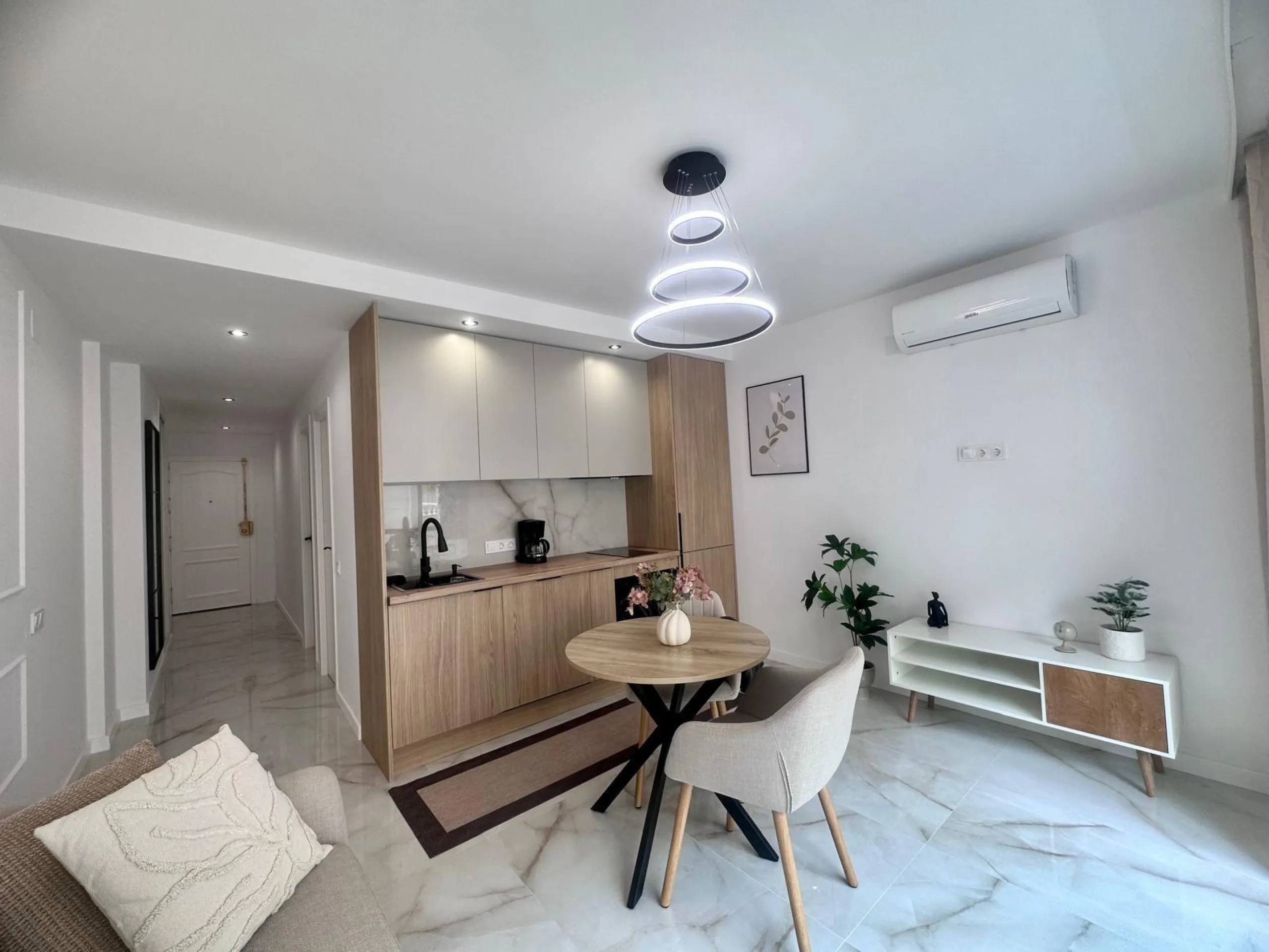 Apartamento totalmente reformado a 350 metros de Playa del Cura con piscina