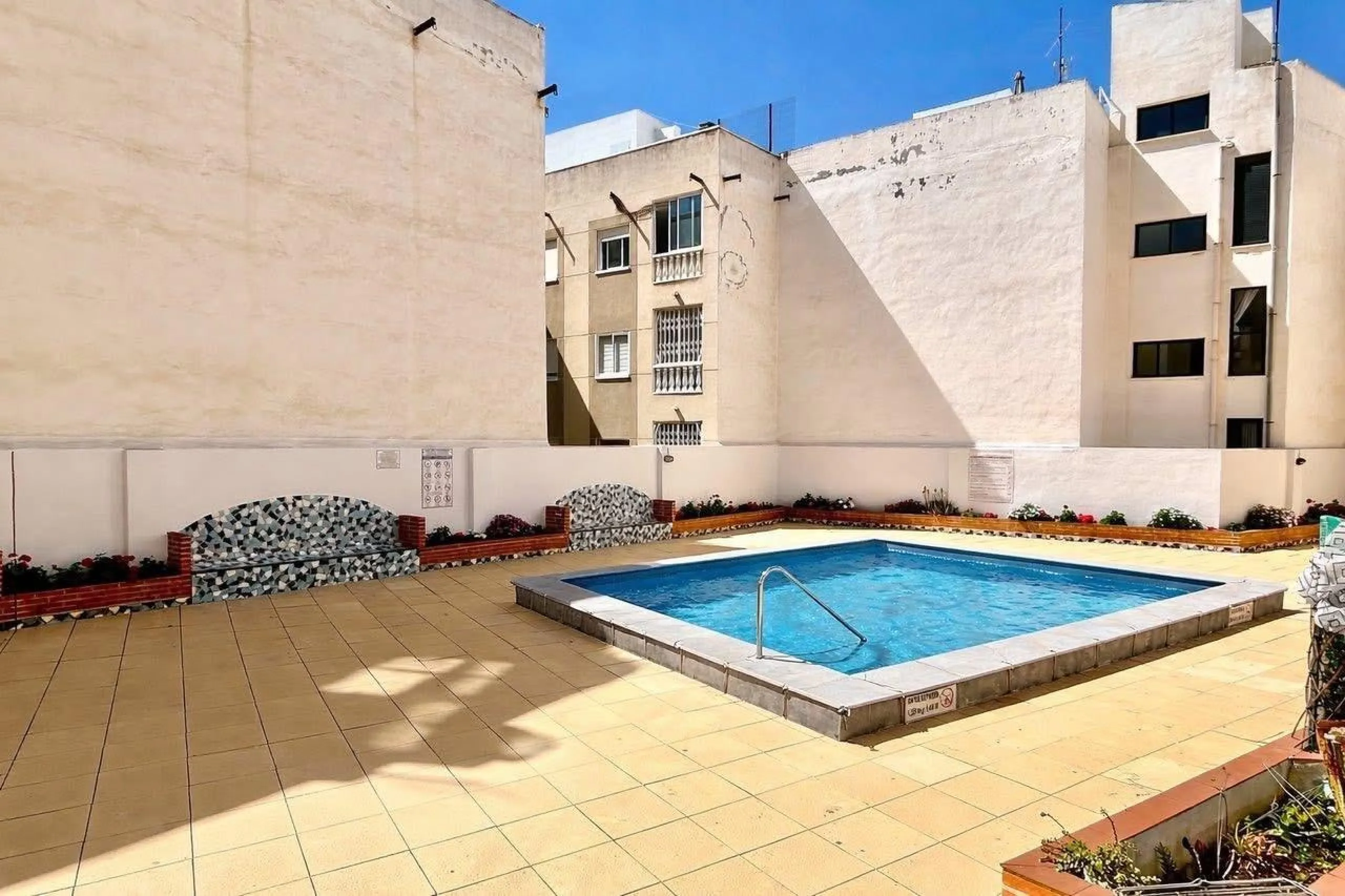 Apartamento totalmente reformado a 350 metros de Playa del Cura con piscina