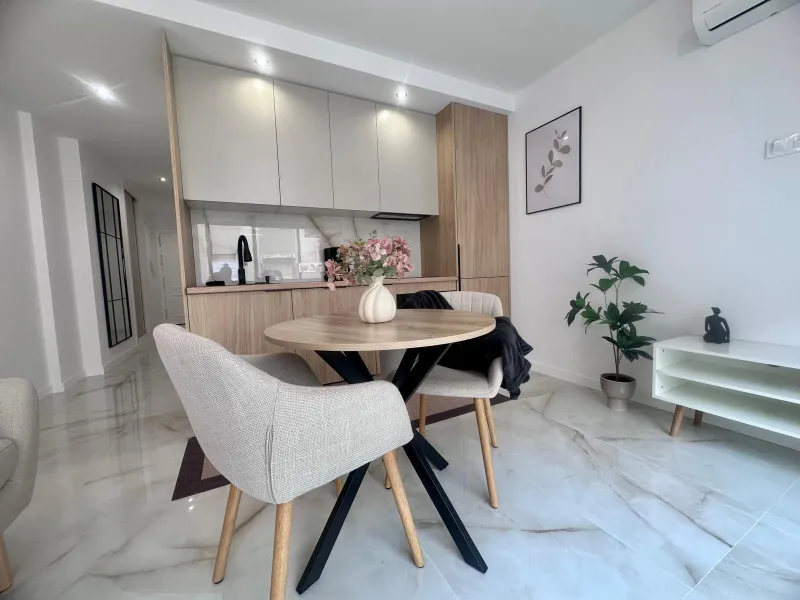 Apartamento totalmente reformado a 350 metros de Playa del Cura con piscina