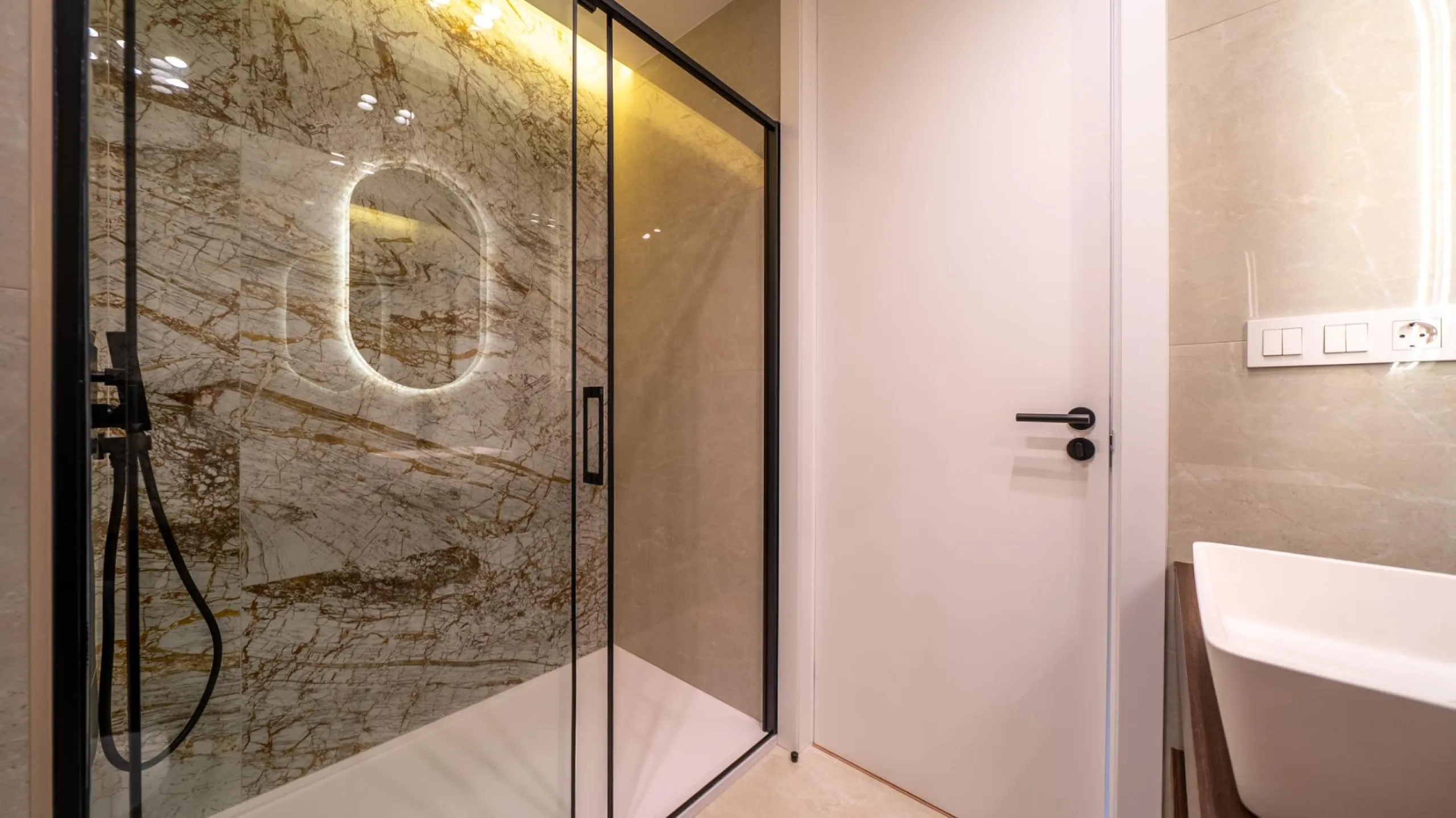 LUJOSO PISO TOTALMENTE REFORMADO CON GRAN TERRAZA EN LISTA | SALAMANCA MADRID