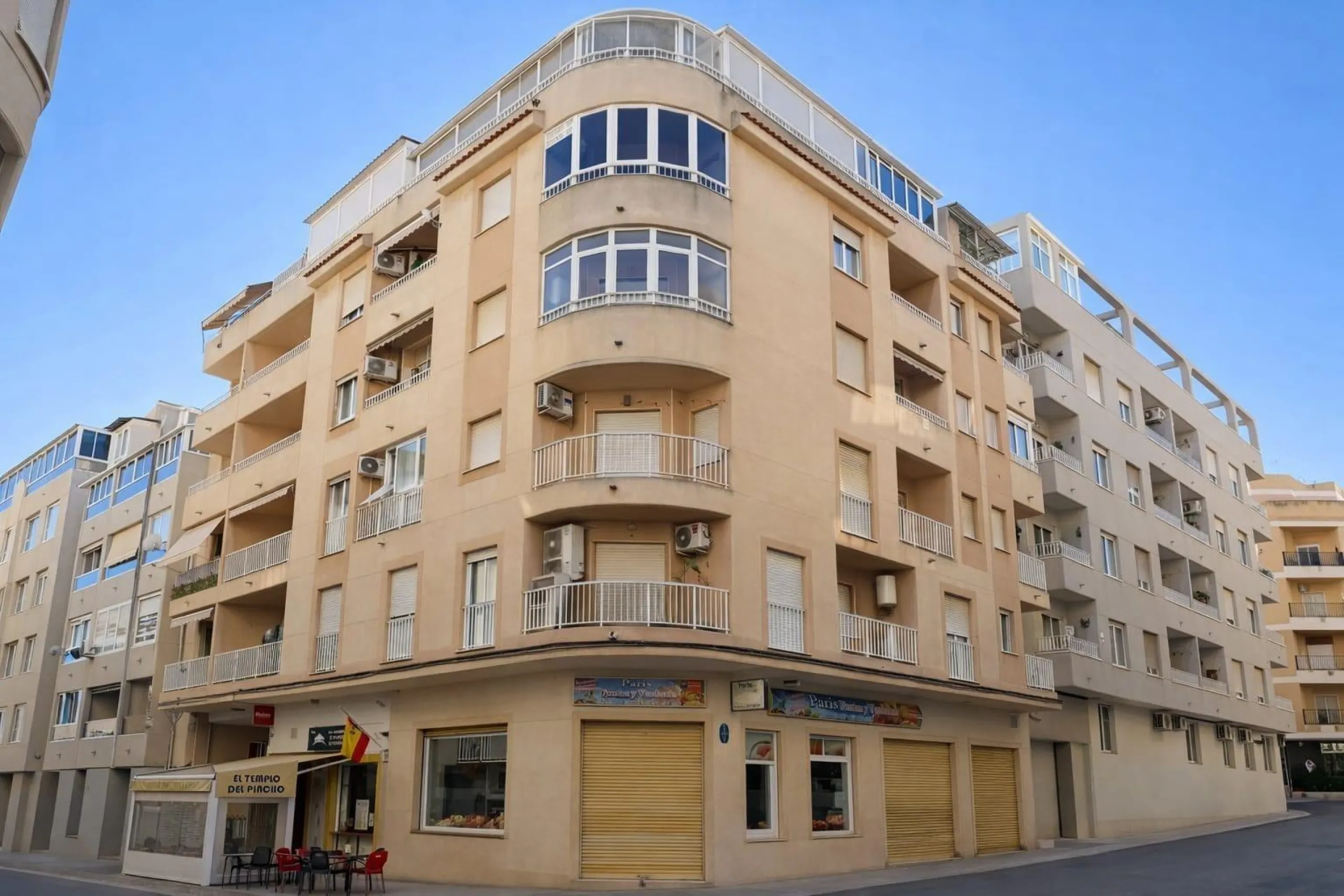 Encantador Apartamento Reformado en Playa del Cura, Torrevieja por €157.900