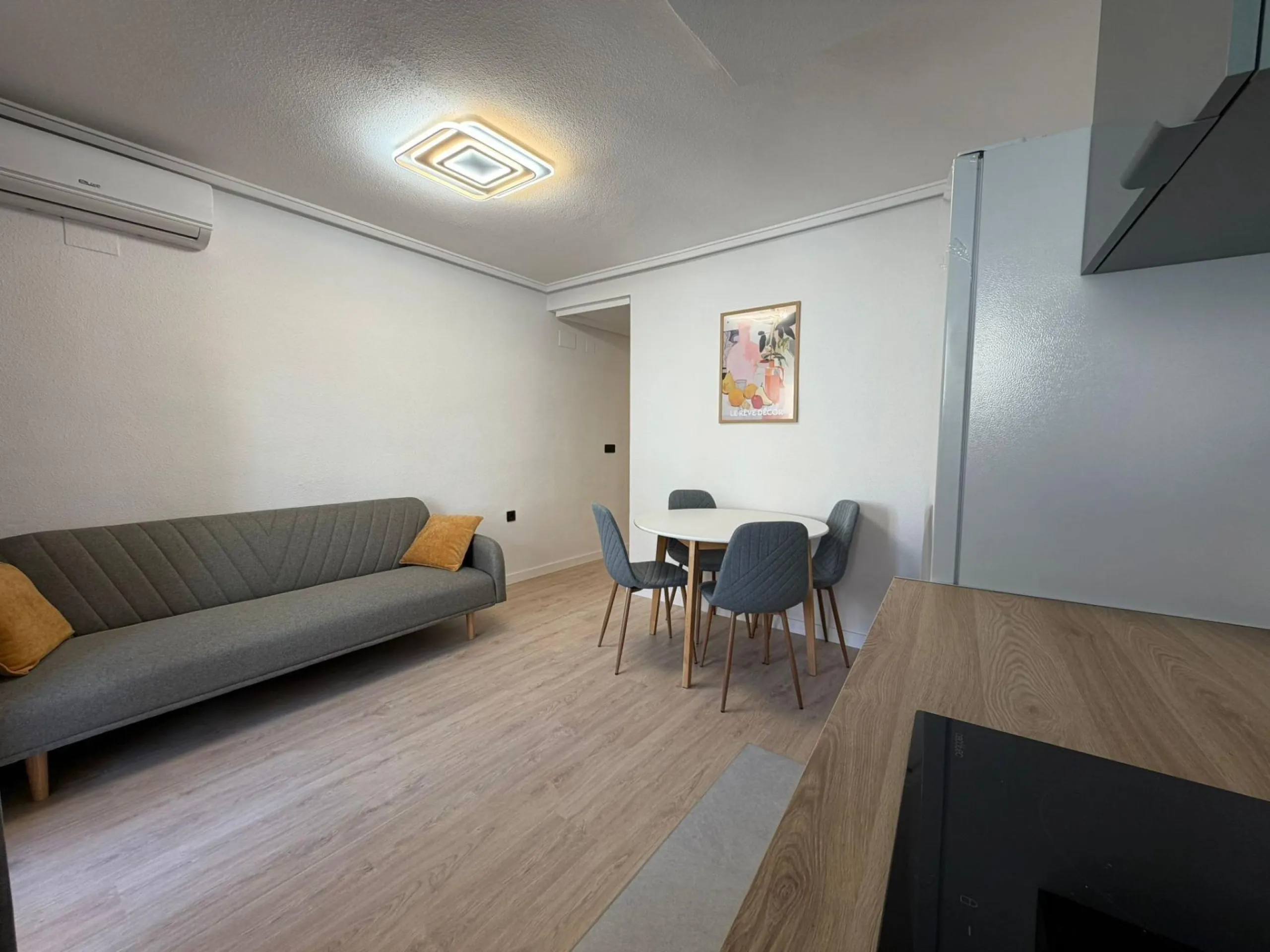 Encantador Apartamento Reformado en Playa del Cura, Torrevieja por €157.900