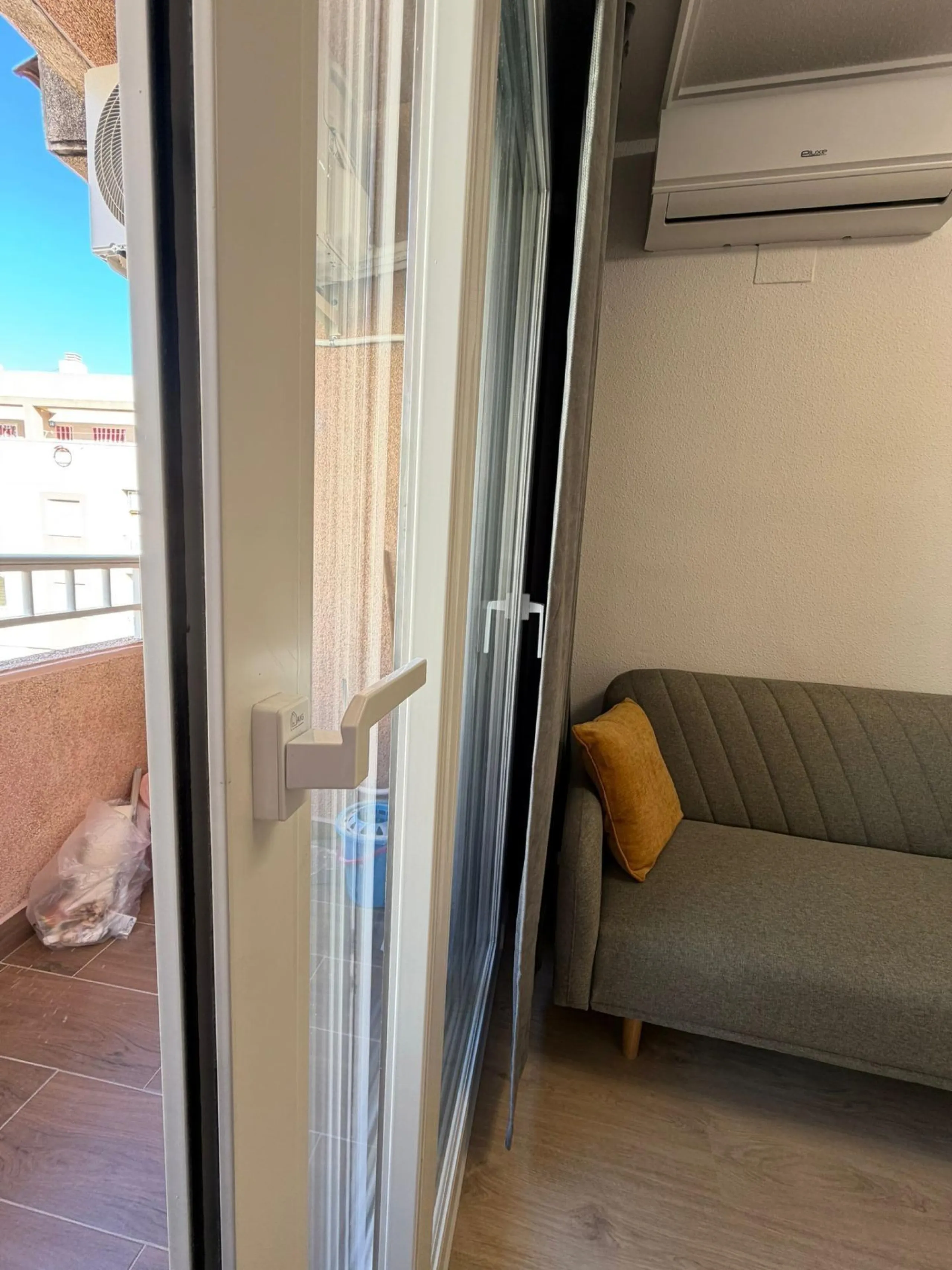 Encantador Apartamento Reformado en Playa del Cura, Torrevieja por €157.900