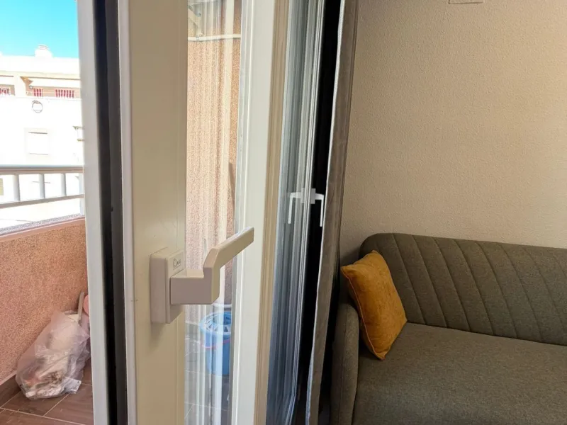 Encantador Apartamento Reformado en Playa del Cura, Torrevieja por €157.900