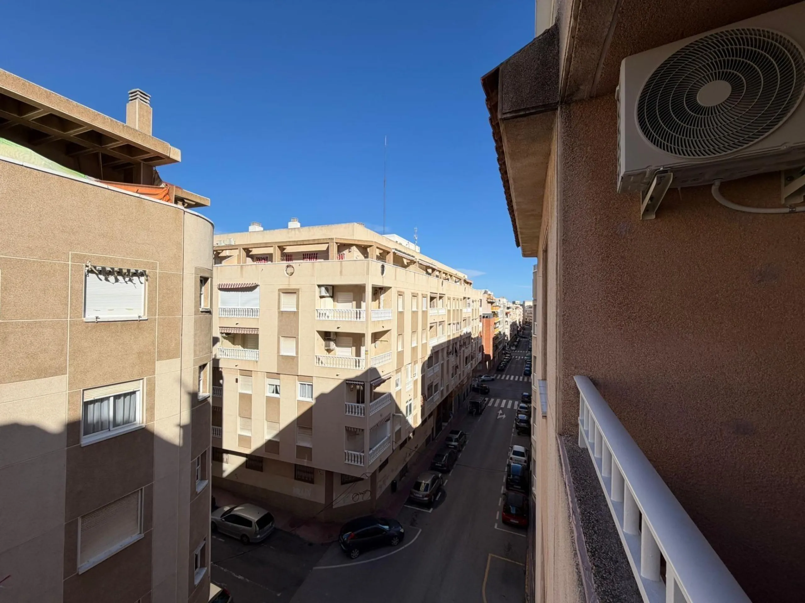 Encantador Apartamento Reformado en Playa del Cura, Torrevieja por €157.900