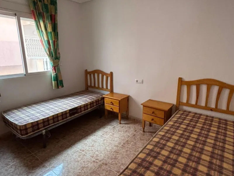 Elegante Apartamento en Playa de los Locos, Torrevieja - Oportunidad Única por €159900