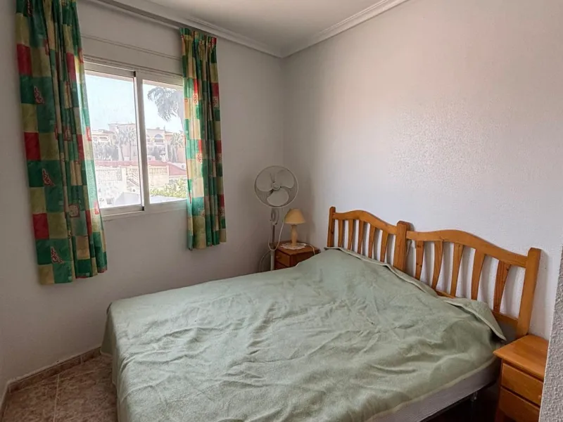 Elegante Apartamento en Playa de los Locos, Torrevieja - Oportunidad Única por €159900